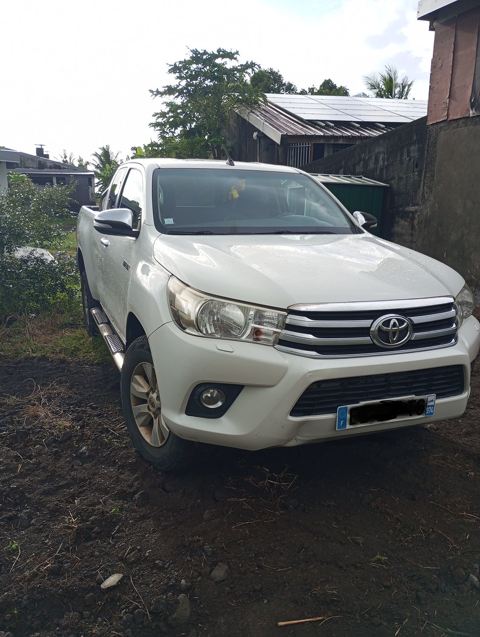 Toyota Hi Lux HILUX RC2 X-TRA CAB 4WD 2.5L 144 D-4D LEGENDE 2017 occasion 97439