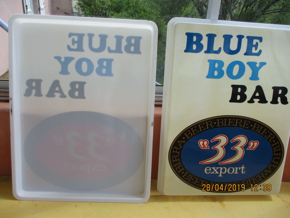 2 Pancartes BLUE BOY BAR Ann&eacute;e 1980. Décoration
