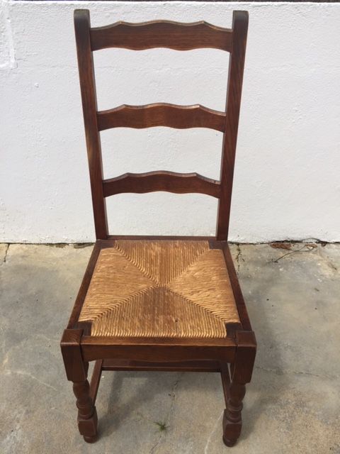 4 Chaises styl�es en ch�ne massif verni, assise paille en TBE 20 Olonne-sur-Mer (85)