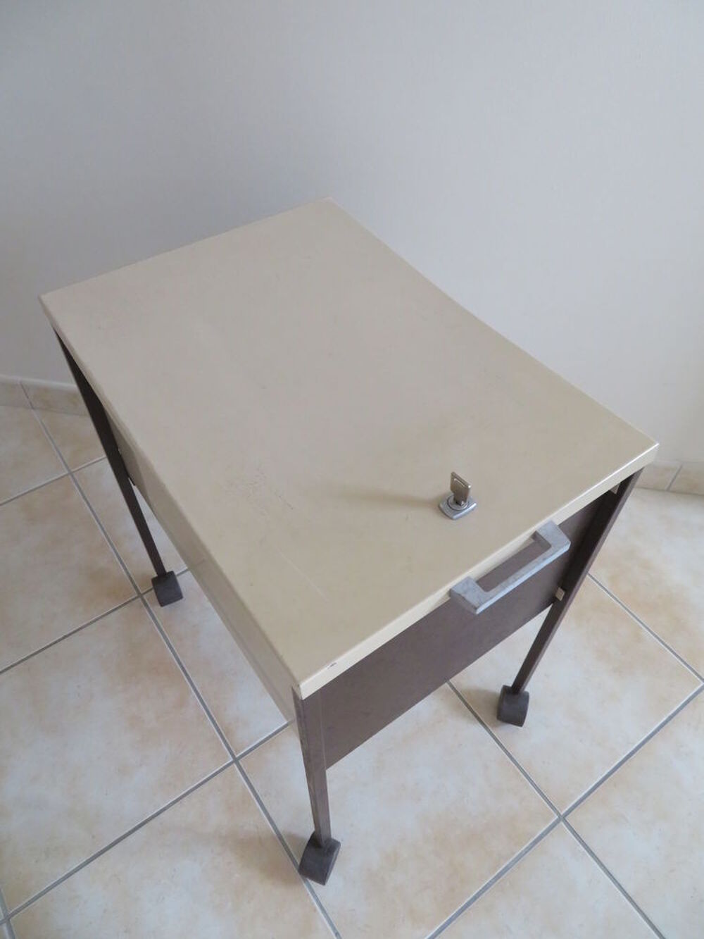 MEUBLE BUREAU METALLIQUE Meubles