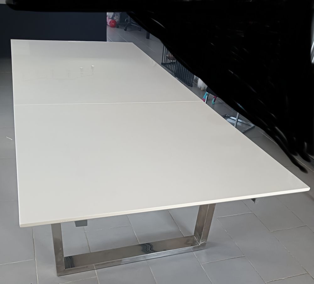 Grande table laqu&eacute; blanc Meubles