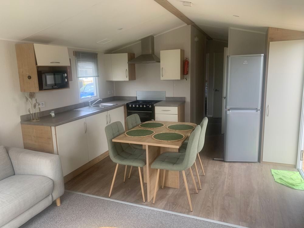 Vente Chalet Super Mobil Home état neuf. Nombreux aménagements intérieurs 