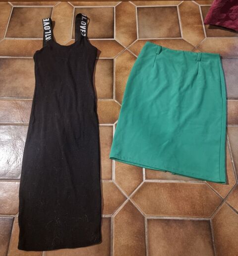 Lot de 1 jupe verte et 1 robe noire mi-longue et pour femme  2 Vulbens (74)