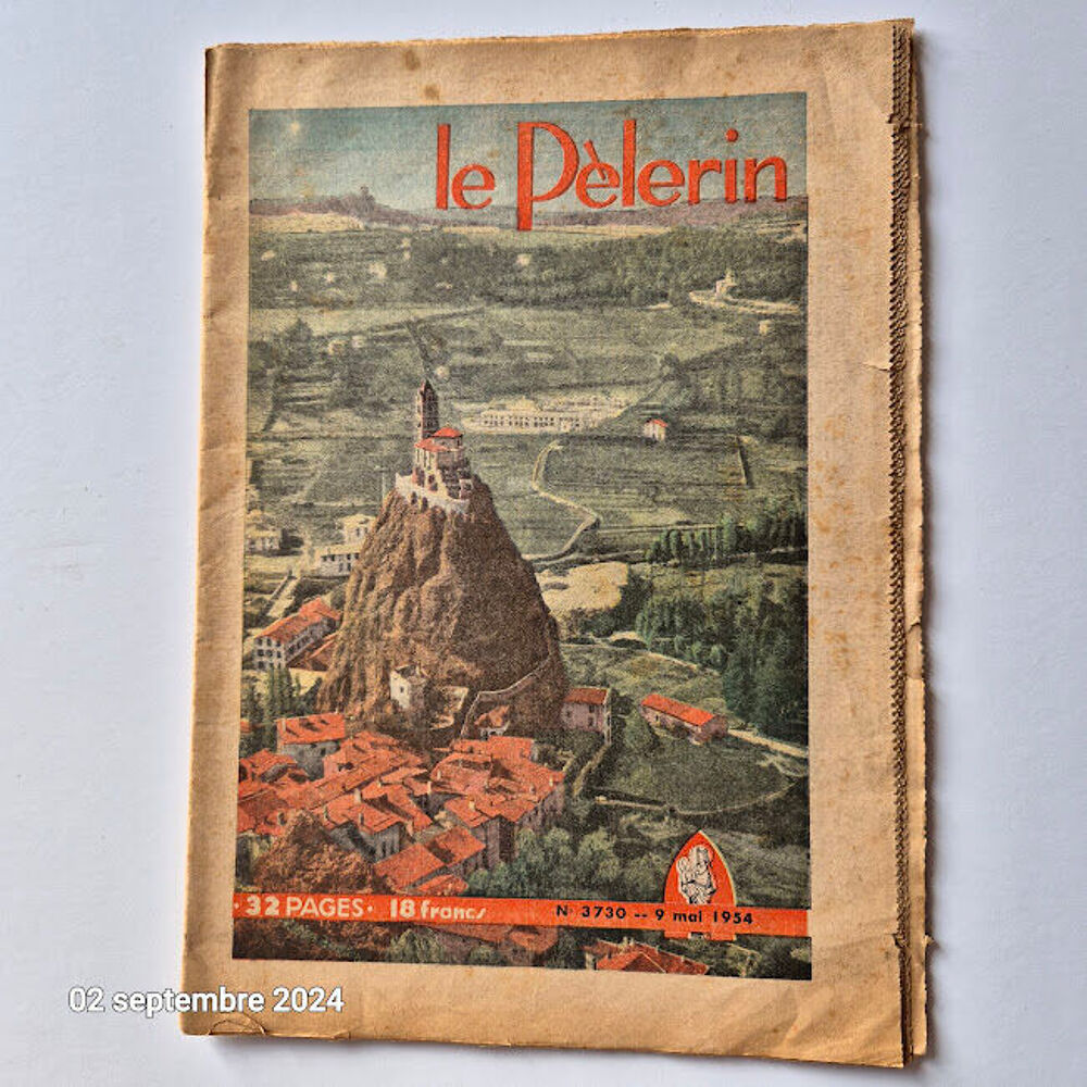 Lot de 4 carnets de chants, le p&egrave;lerin 1954, et 2 carnets de Livres et BD