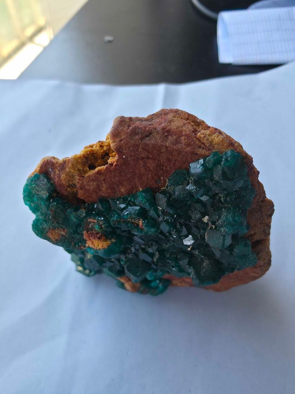 Min&eacute;ral de Collection : Superbe Dioptase sur Gangue du Katanga(105g) 