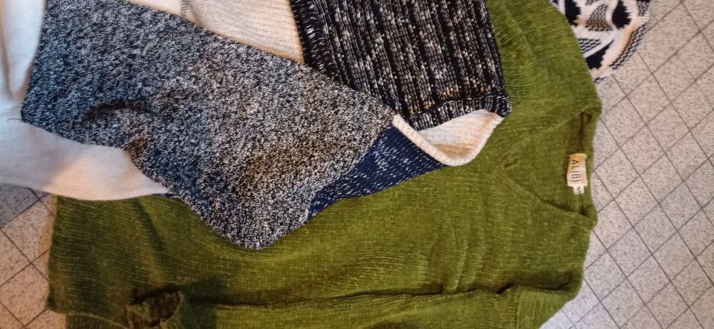 lot de trois pulls pour femme Vêtements