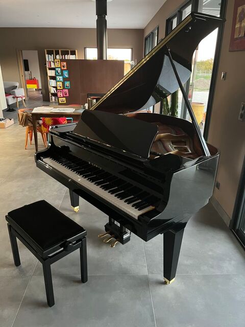 piano kawai 10 ETAT NEUF      9990 Le Garn (30)