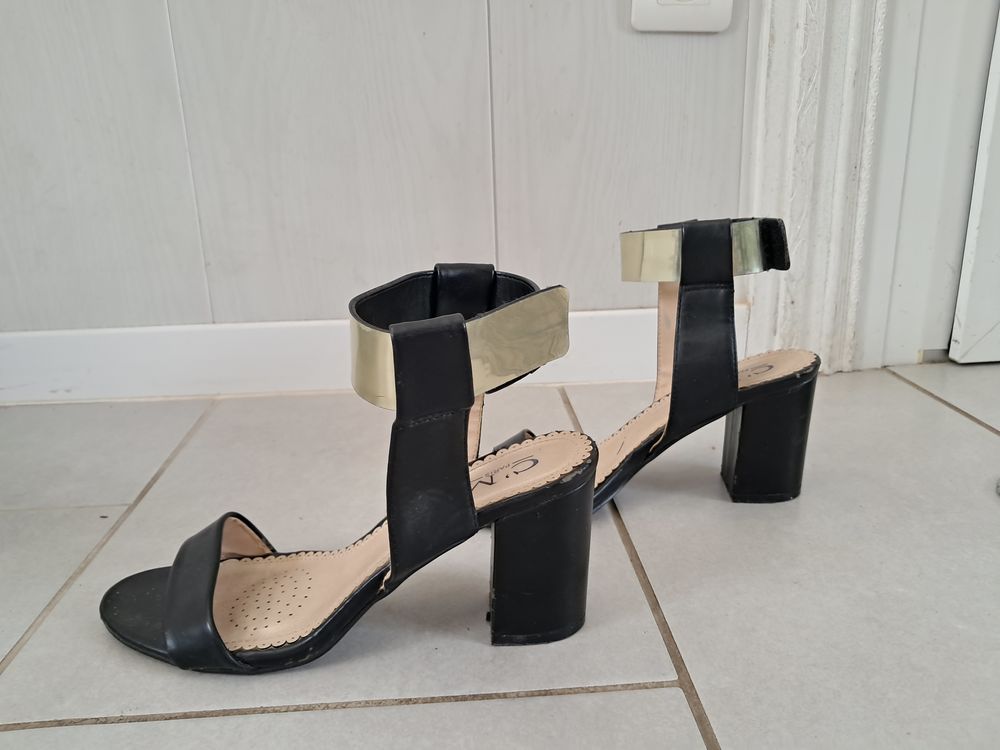 Chaussures tr&egrave;s bon &eacute;tat pointure 40 Chaussures