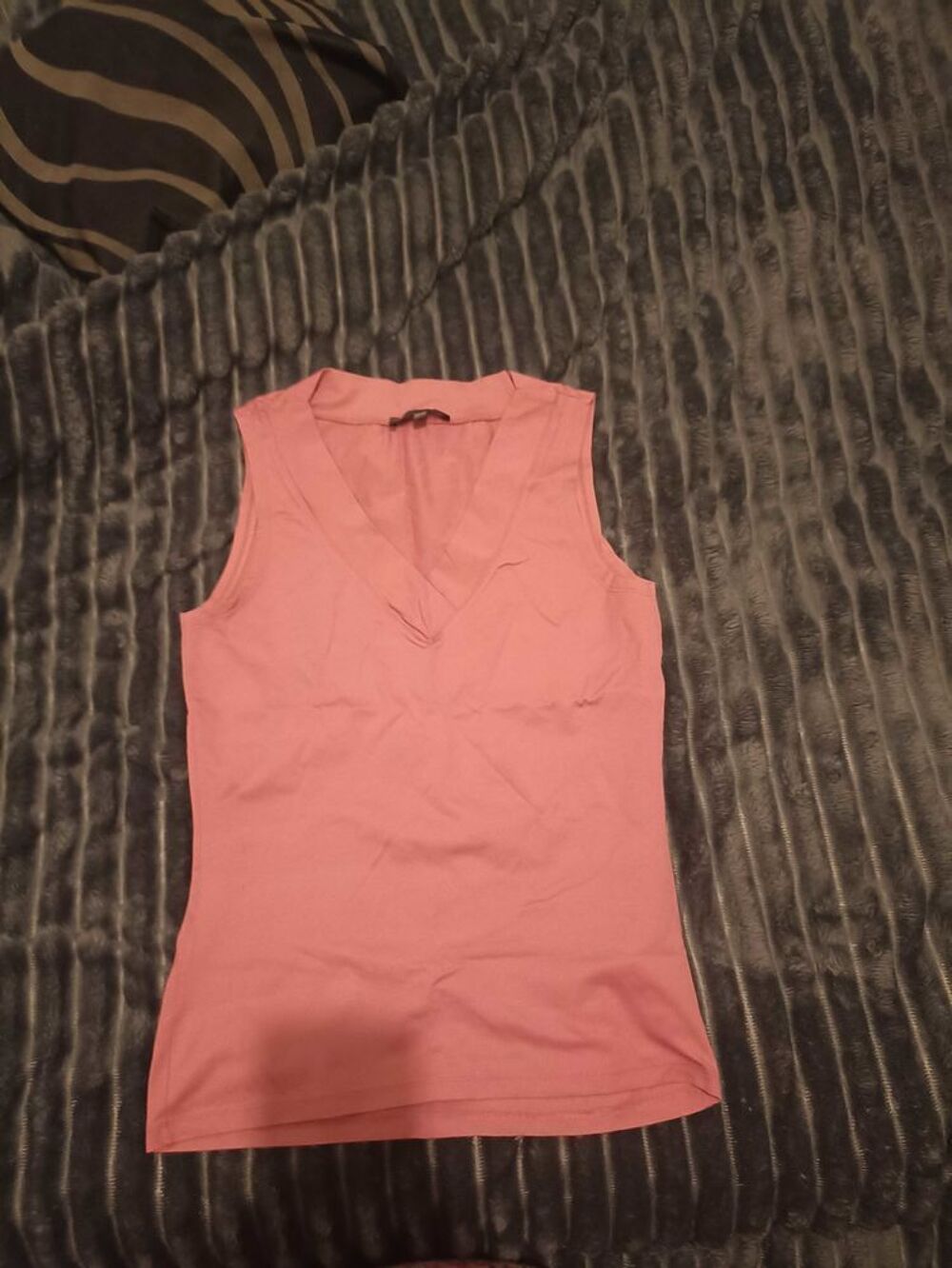 gros plastique d'habit femme du 38 au 42 robe . pulls.pantalons vestes chaussures 36 basket chaussure a talons jamais port&eacute; Vêtements