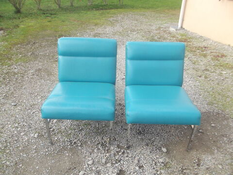 2 fauteuils chauffeuses vintage style (guariche) bleu 150 Commentry (03)