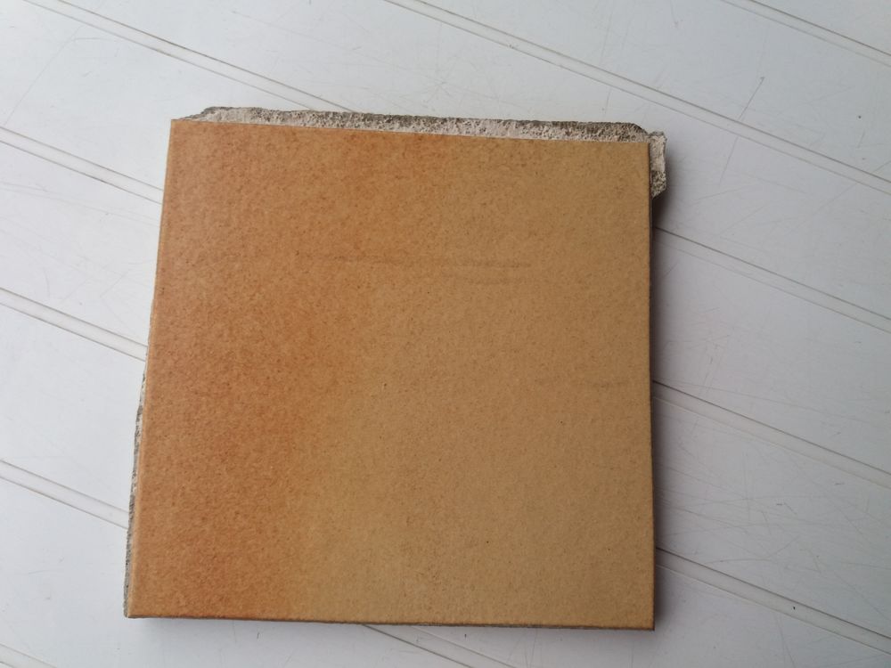 Recherche une quinzaine de carreaux de terrasse. Bricolage