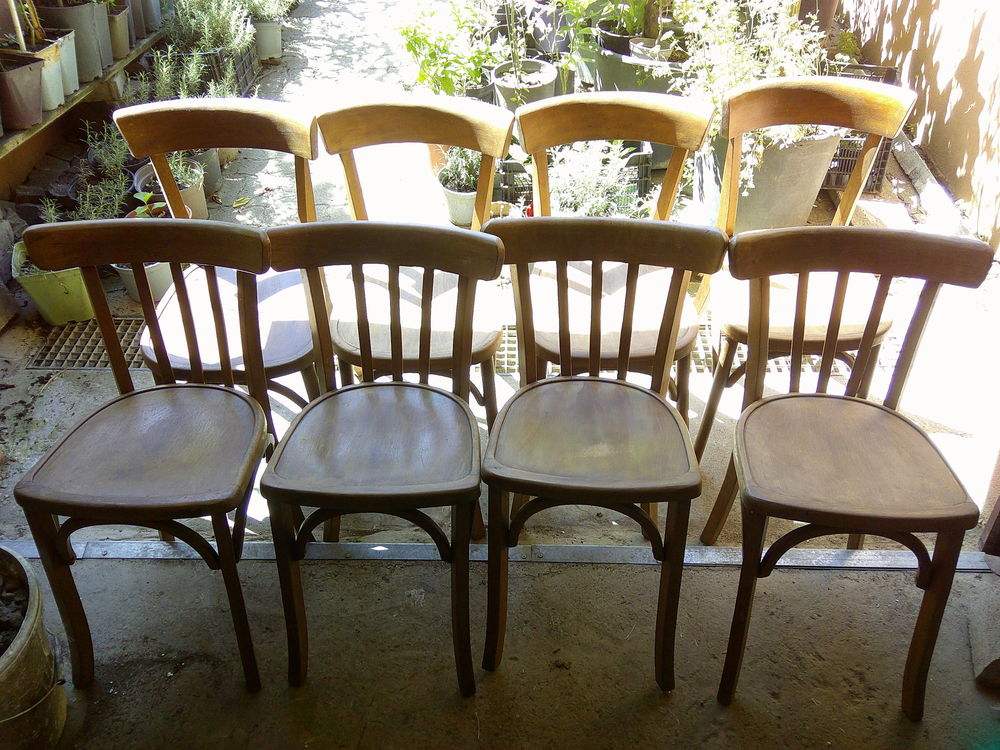 34 chaises en formica et tabourets Meubles