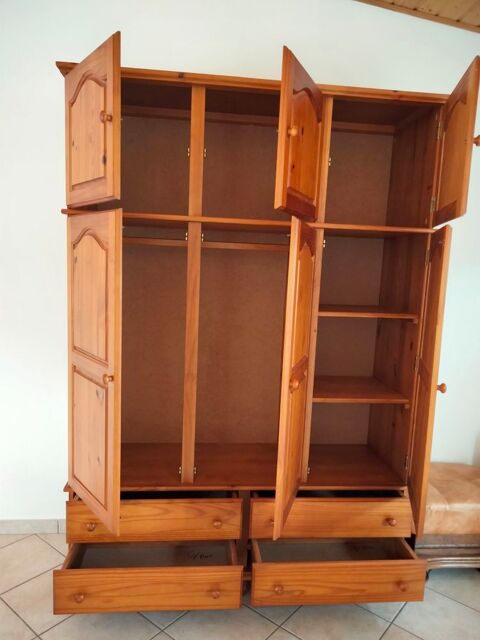 Armoire pin massif
150 Saint-Gervais (85)