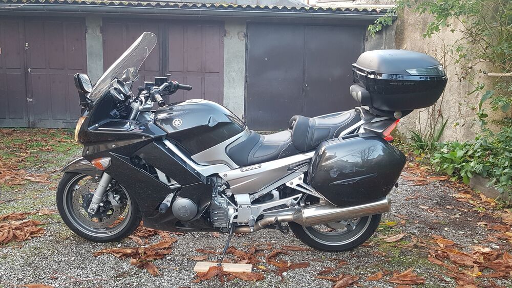 YAMAHA 2010 occasion 73000 Chamb&eacute;ry