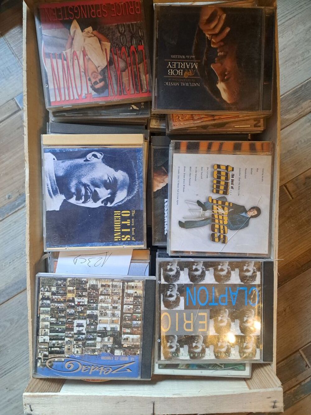 300 CD. Faire offre. Merci CD et vinyles
