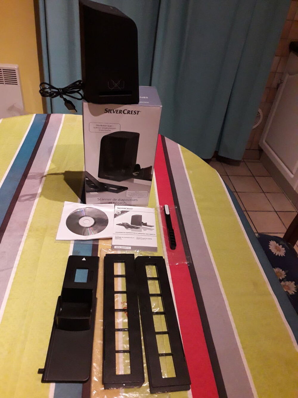 SCANNER DE DIAPOSITIVES ET NEGATIFS. Photos/Video/TV