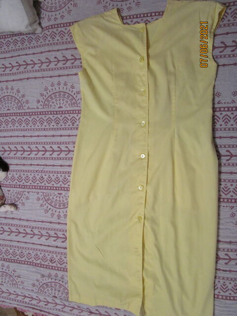 robe droite d'�t� jaune paille r�ellement des ann�es 80, 15 Chanteloup-en-Brie (77)