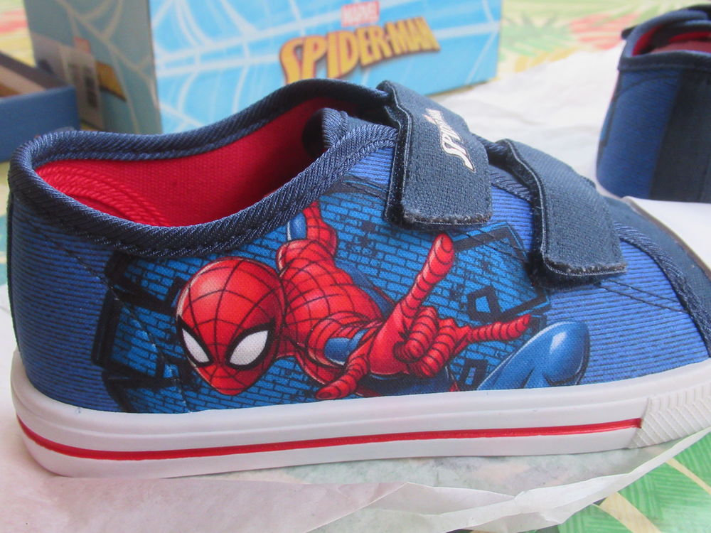 baskets MARVEL - SPIDERMAN - pointure 32 - NEUFS Chaussures