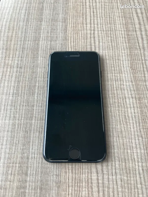 I PHONE SE ( 128 GO Noir ) 175 Bordeaux (33)