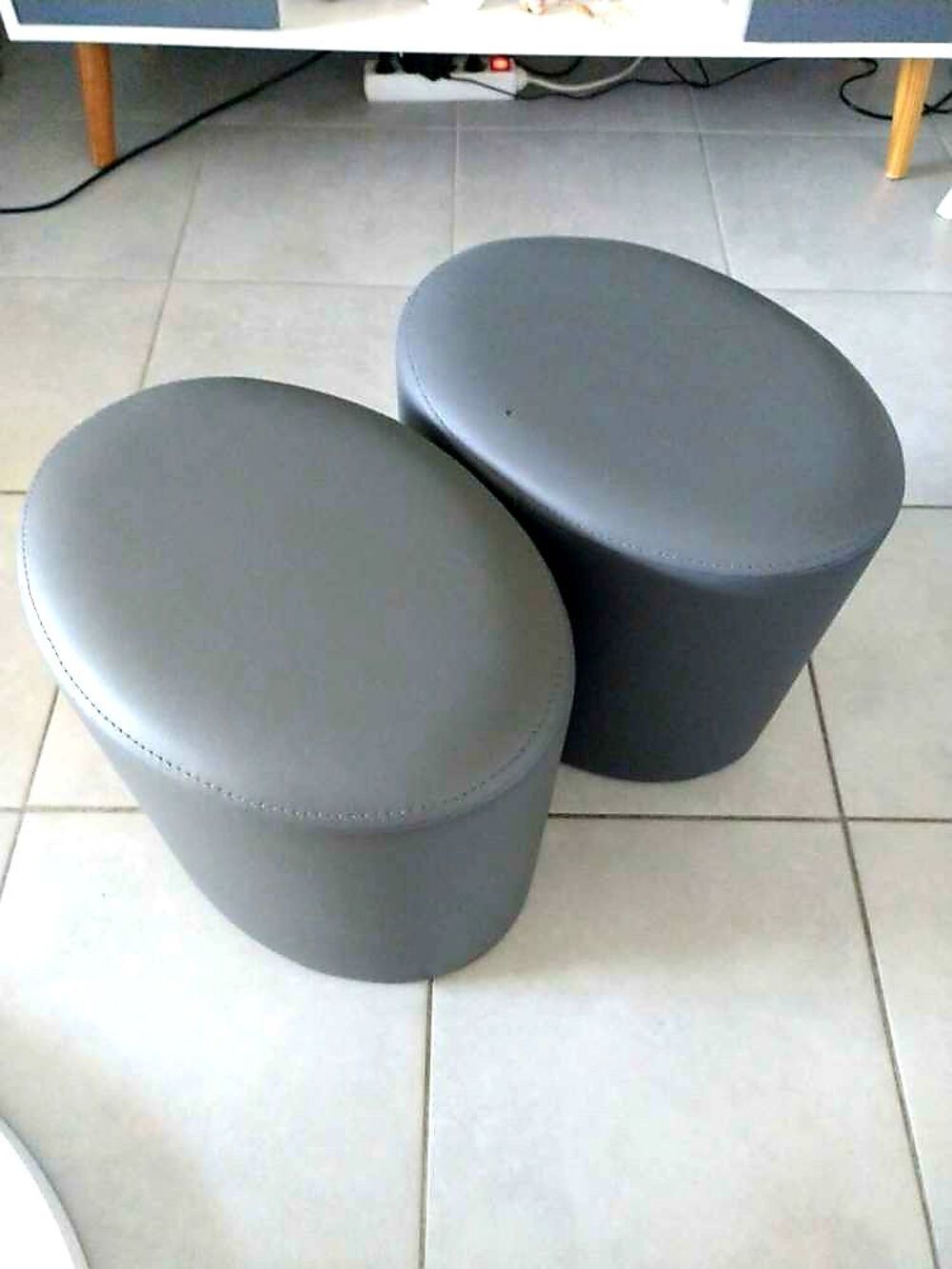 Table basse avec poufs Meubles