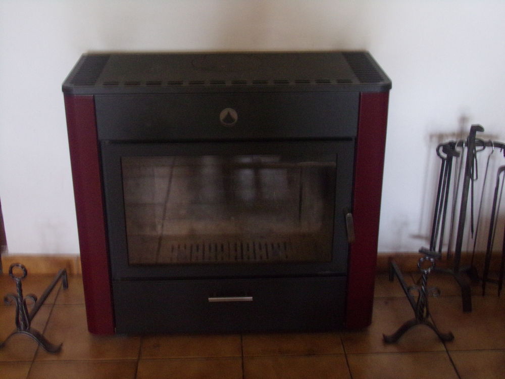 Po&ecirc;le &agrave; bois - Fonte acier - Deville s&eacute;rie Betyle 14Kw Bricolage