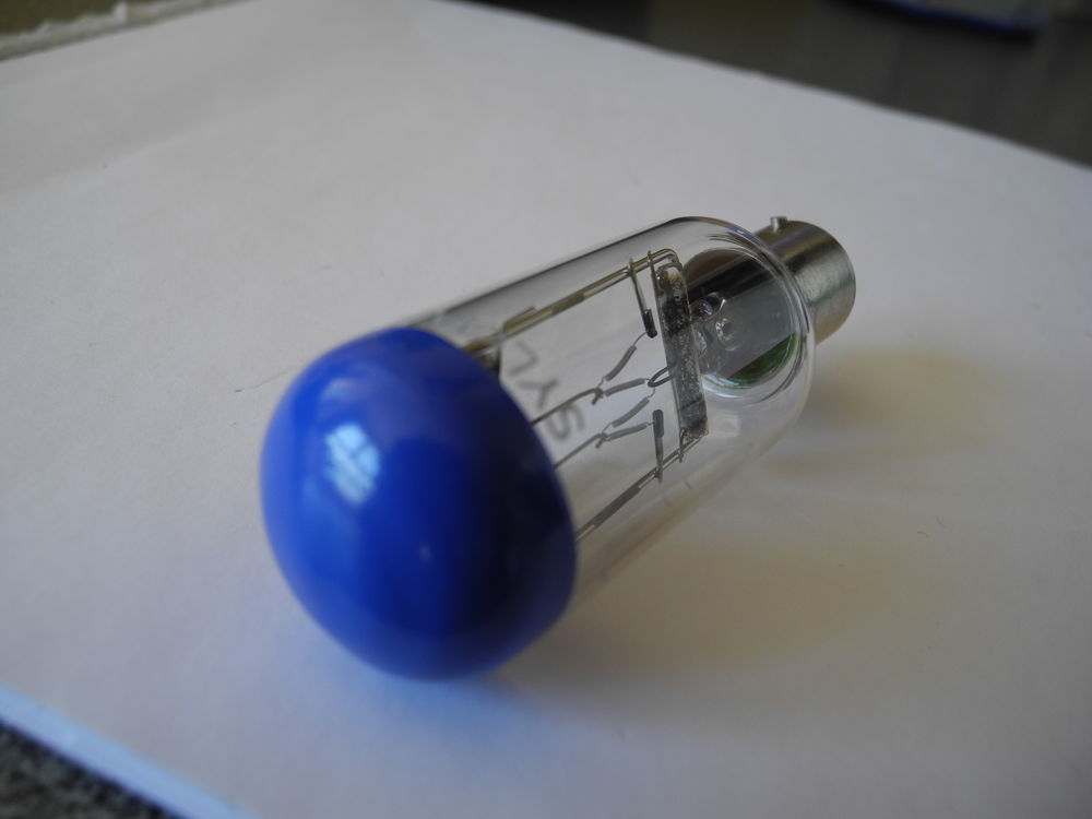 Lampes SYLVANIA 230v 100w, pour projecteurs diapo/cin&eacute; Photos/Video/TV