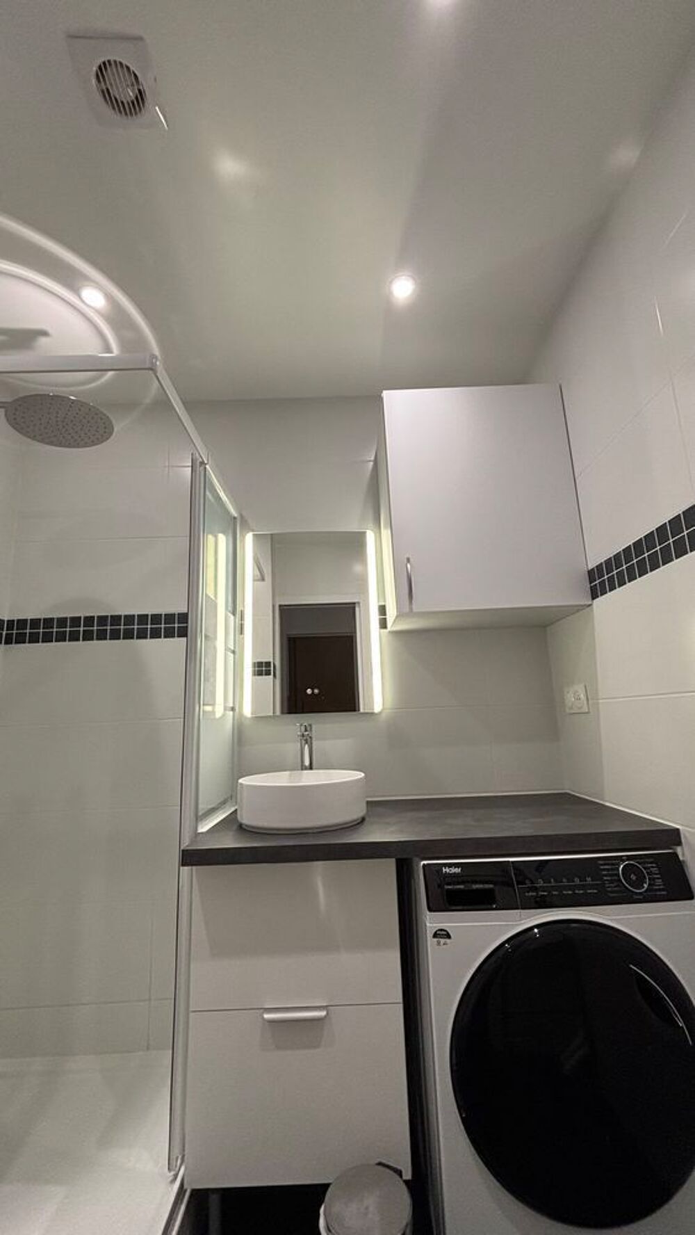 Vente Appartement beau studio meublé Montmartre, métros Anvers, Pigalle et Abbesses. Paris 18