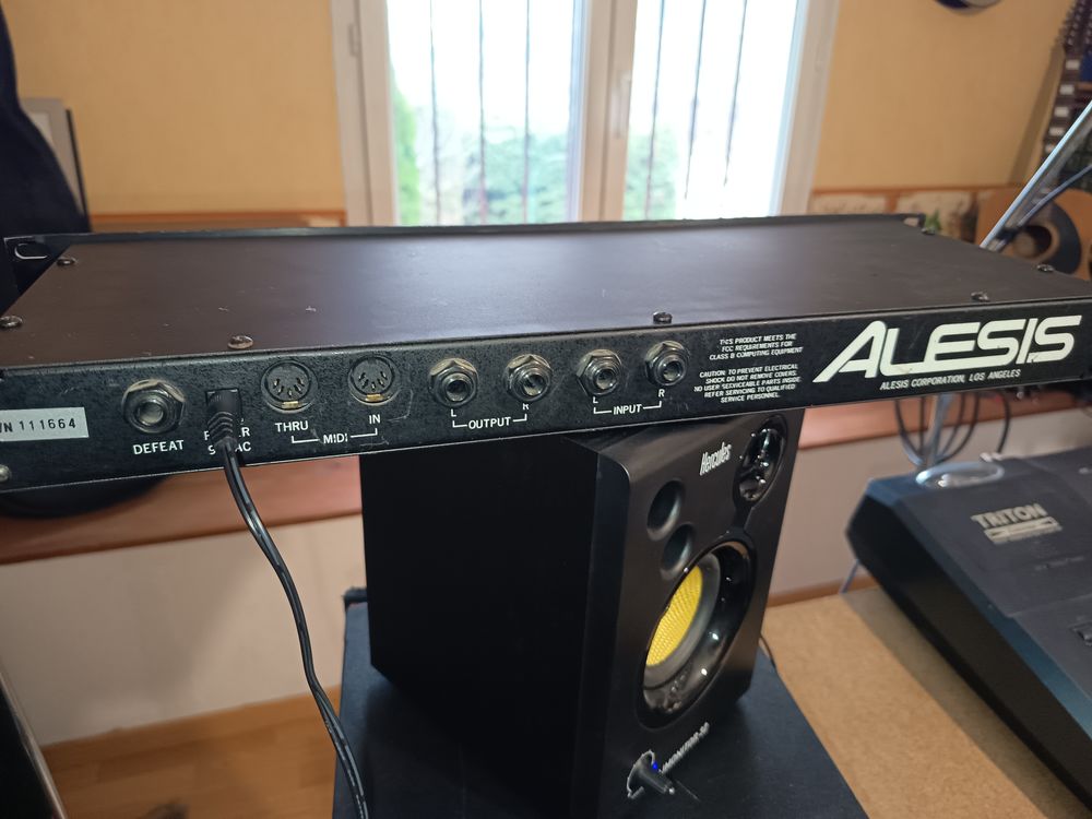 Midiverb2 Alesis Instruments de musique