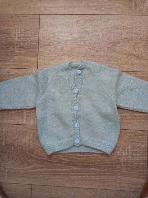 Gilet vert clair fait main taille 2 ans 3 Villiers (86)
