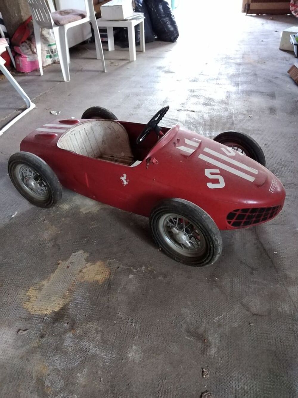 Voiture &agrave; p&eacute;dale de collection Jeux / jouets