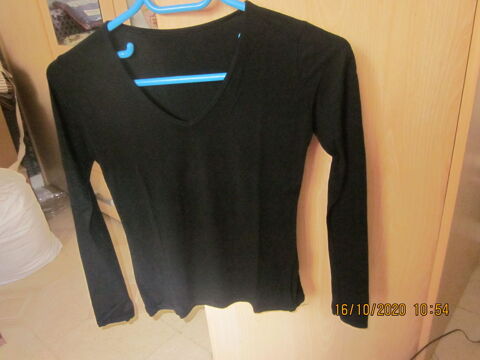 tee-shirt manches longues  taille 34XS 2 Soucelles (49)