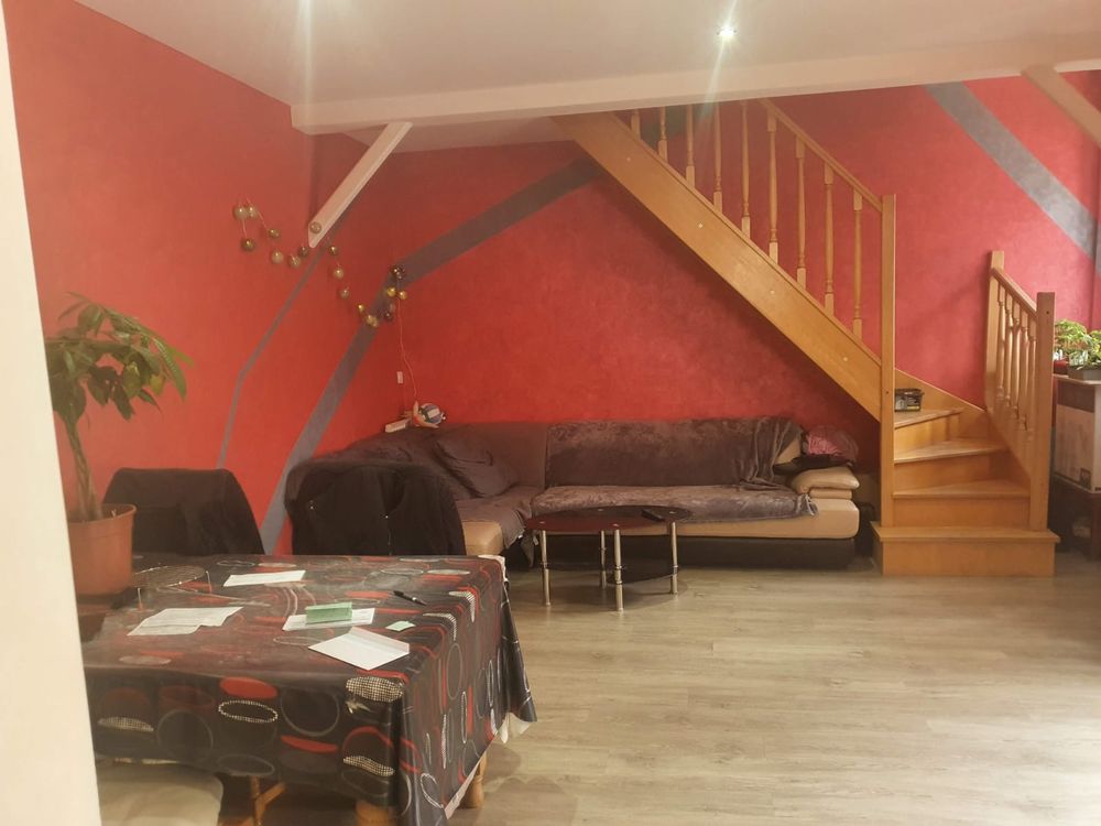 Location Appartement T4 triplex 120 m2, terrasse+piscine priv�es, jardin partag� La rochette