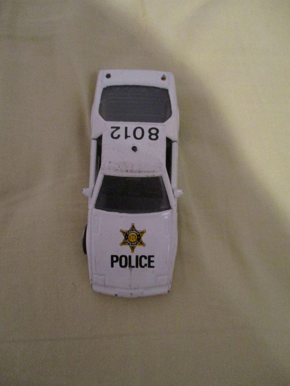 Petite voiture de police les portes s'ouvrent Jeux / jouets
