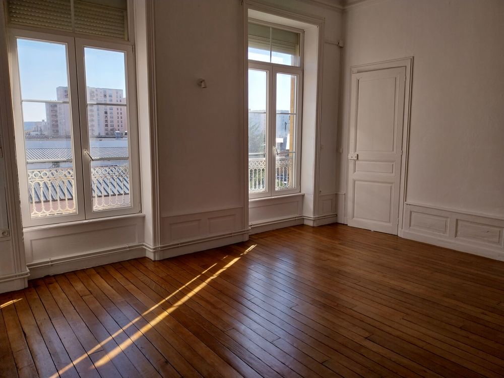Location Appartement Sedan  f3 Sedan