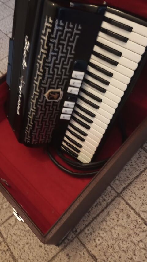 accordeon paolo soprano 650 Mont�limar (26)