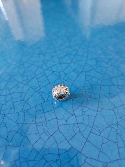 EN ARGENT:Charm Pandora jamais port� 38 Villars (42)