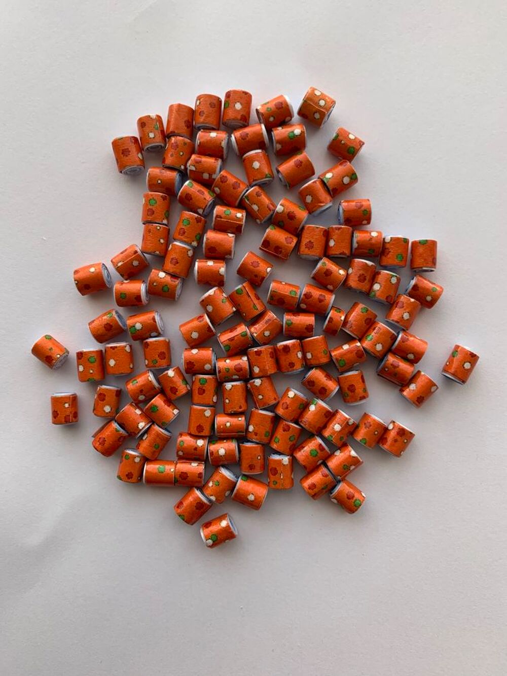 Perles en papier vernies lot de 30 Bijoux et montres