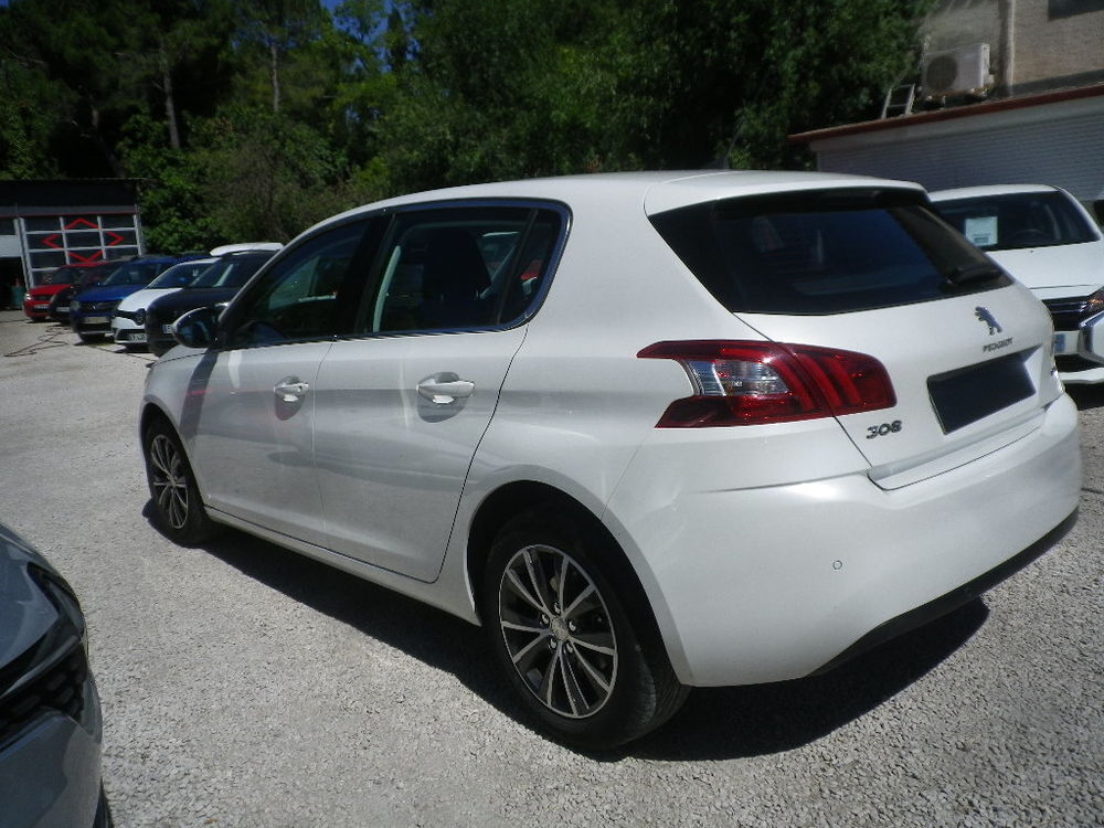 308 1.2 PureTech 130ch S&S BVM6 Allure 2016 occasion 13400 Aubagne