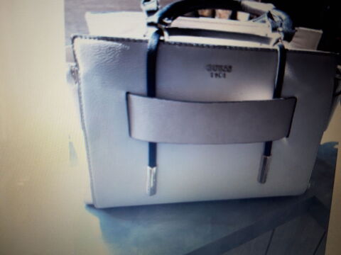 sac � main GUESS 25 Barbonne-Fayel (51)