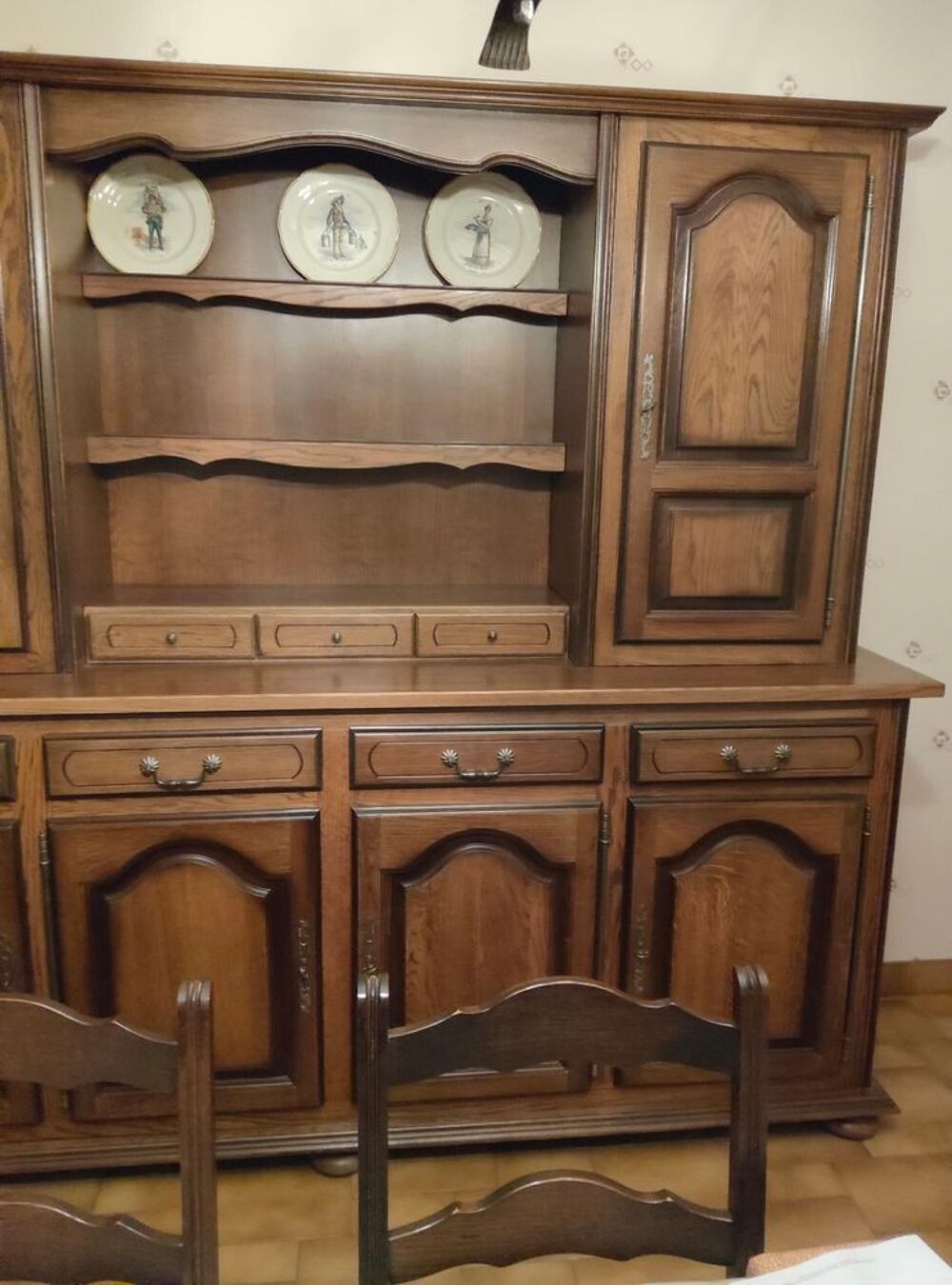 Salle &agrave; manger compl&egrave;te Meubles