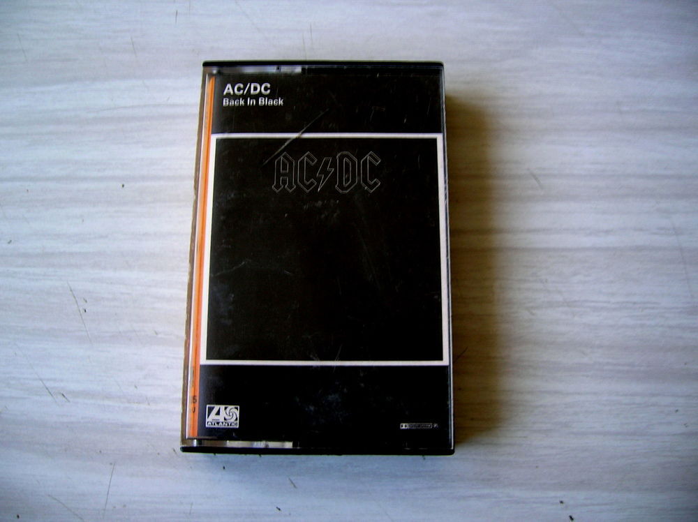 K7 AC/DC Back to black CD et vinyles