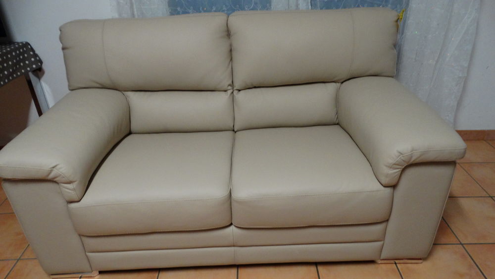 Canap&eacute; CUIR 2 places neuf jamais utiliser Meubles