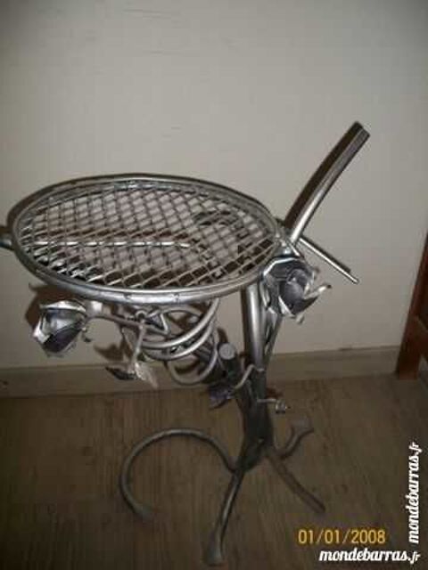 jolie petite table d'appoint fer forg� mod�le unique, table basse en verre, lampes, grill �lectrique, cr�pi�re, stores, lampes... 1 Le Boulou (66)