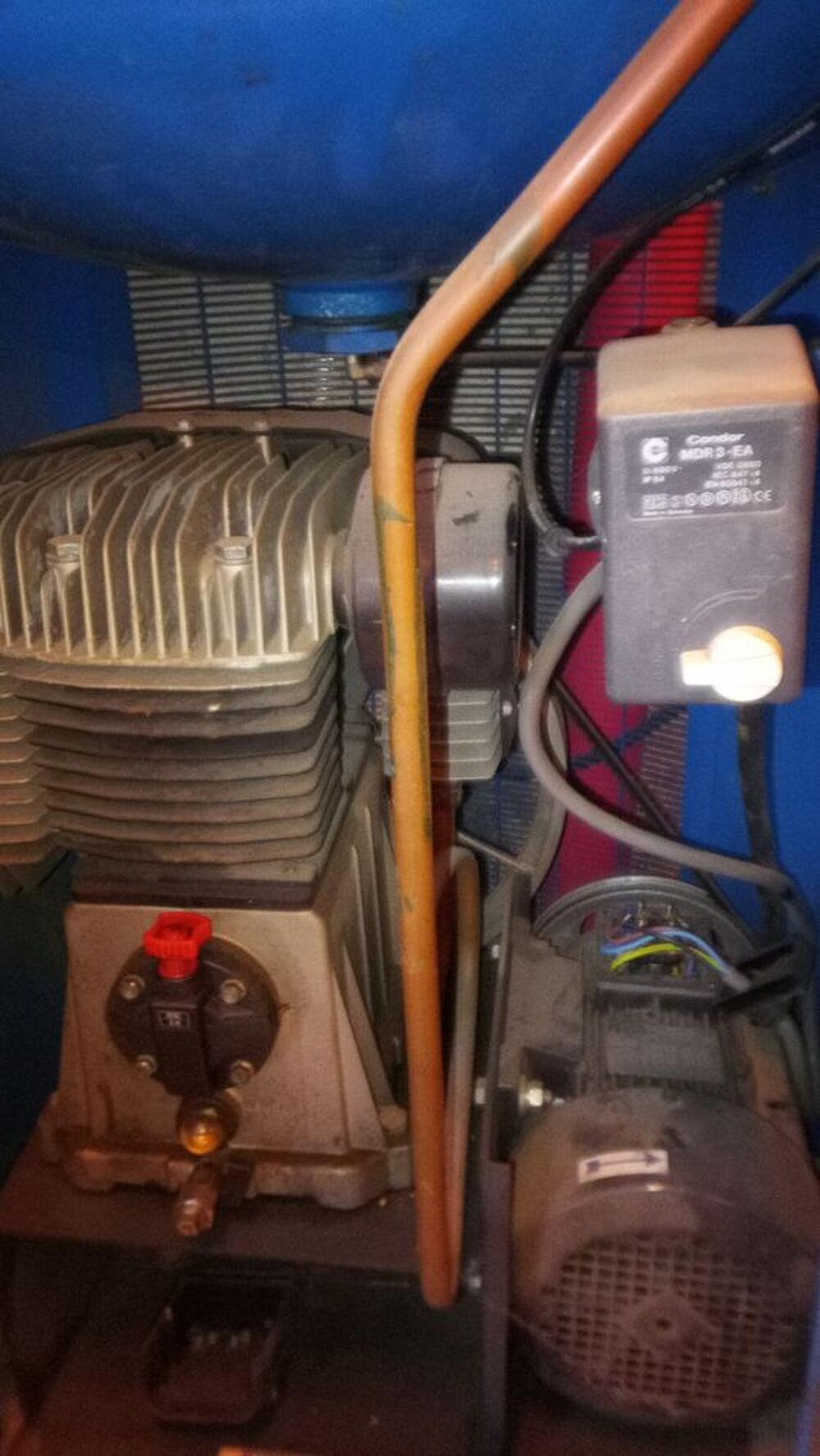 compresseur pro moteur en 380 v parfait &eacute;tat 150 L Bricolage