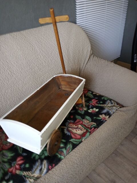 chariot en bois artisanal Beaucourt (90)