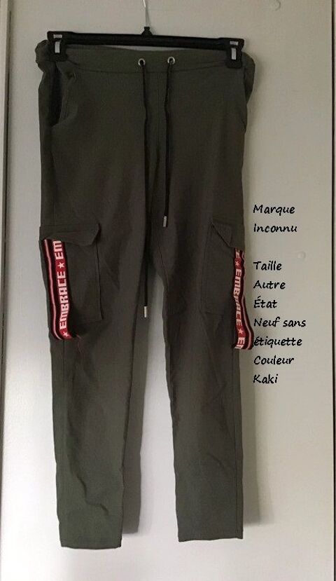 trois pantalons  S   TAILLE 36
livraison   colis poste 25 Lampertheim (67)