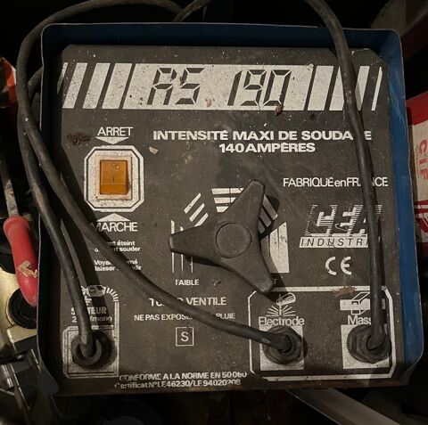 Divers postes de soudure � l'arc 30 Tremblay-en-France (93)