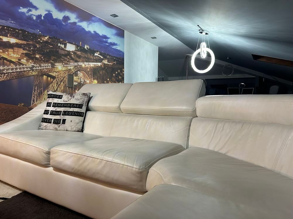 Sofa d&acute;angle en cuir blanc Meubles
