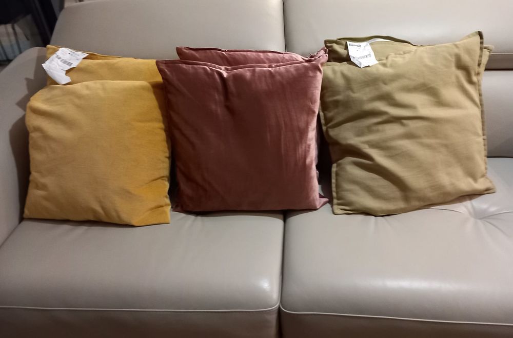 Lot de six coussins multicolores tr&egrave;s bon &eacute;tat &amp; propres Décoration