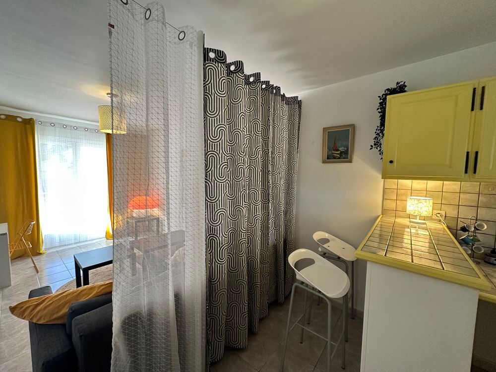 Location Appartement meubl�e appartement 2 pi�ces 43,24 m� �guilles (135 �guilles